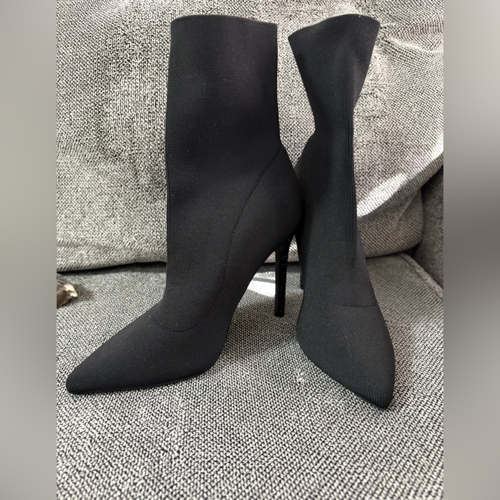 Pinky Black Heeled Boots